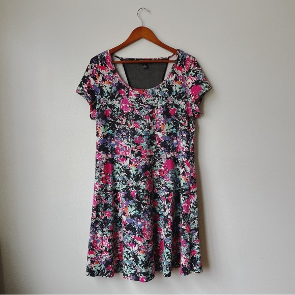 Forever 21 Plus Size 3X Paint Splattered Skater Dress Multicolor Short Sleeve - Picture 2 of 5